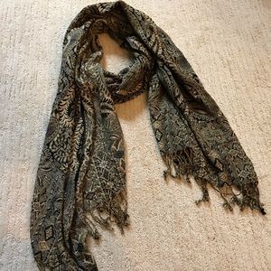 PAISLEY SCARF WITH FRINGE